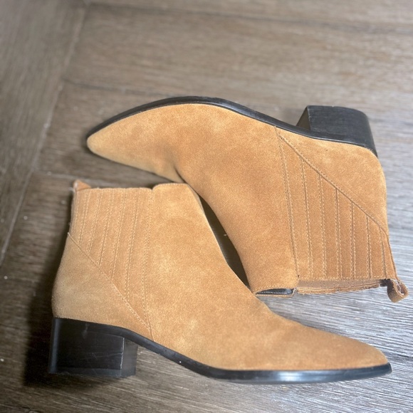 Like New!! Marc Fisher leather suede boots size 7 - Picture 7 of 11